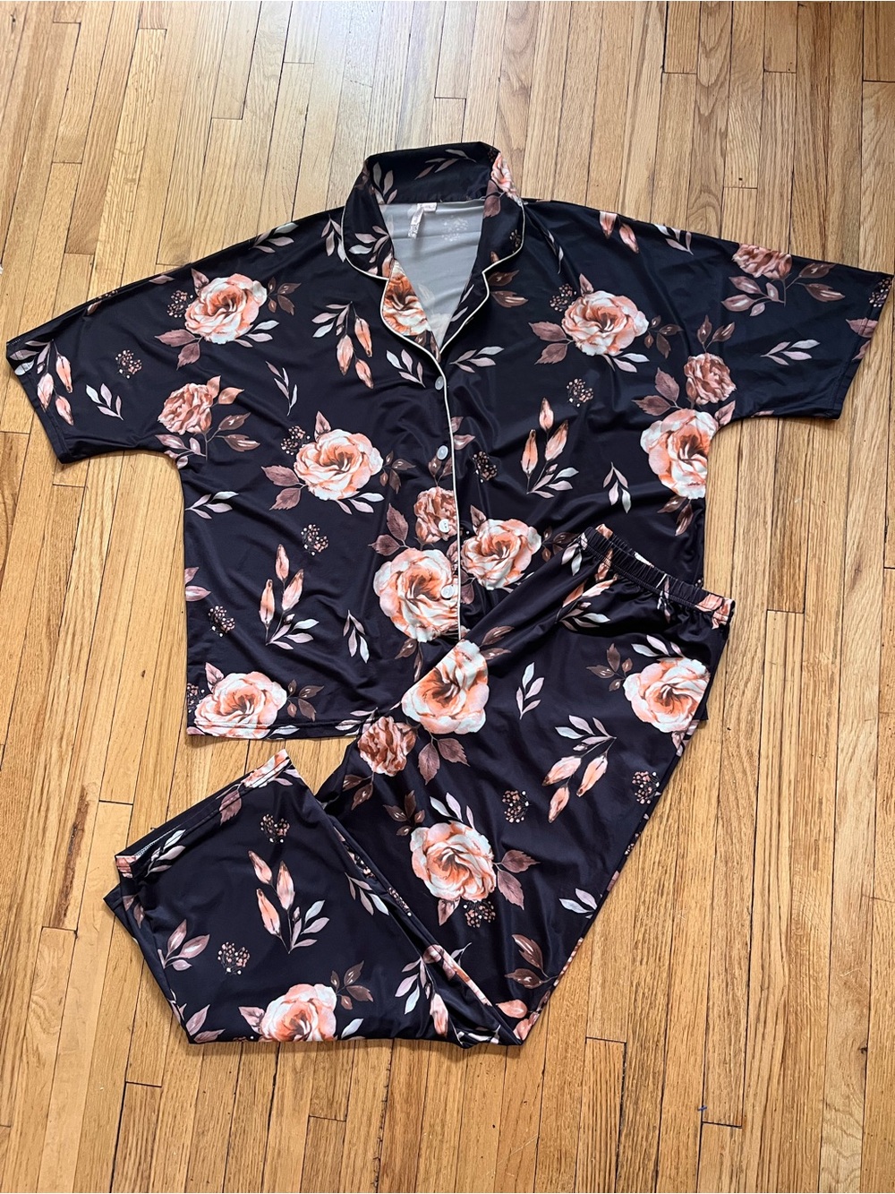 Cottagecore Black Peach Floral Sz L Satin Stretch Pajamas 2 Piece Short Sleeves